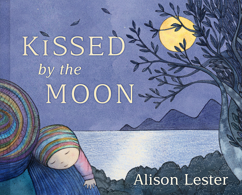 Kissed by the moon - Hardcover Book