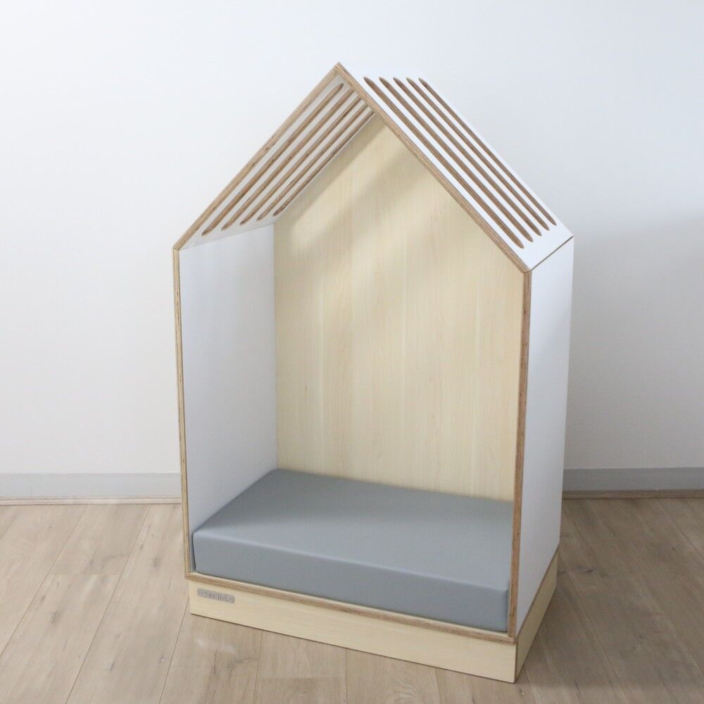 Curiate Open Retreat with Cushion - Dove