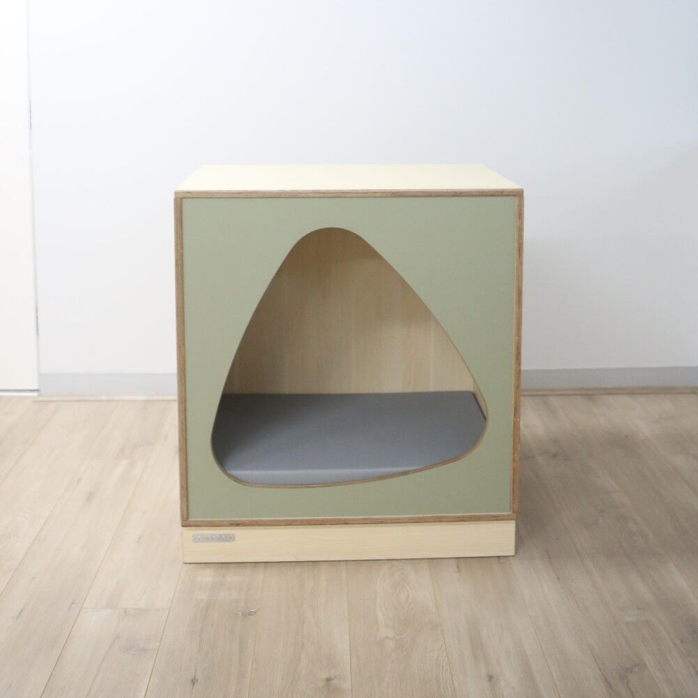 Curiate Calm Retreat with Cushion - Fern