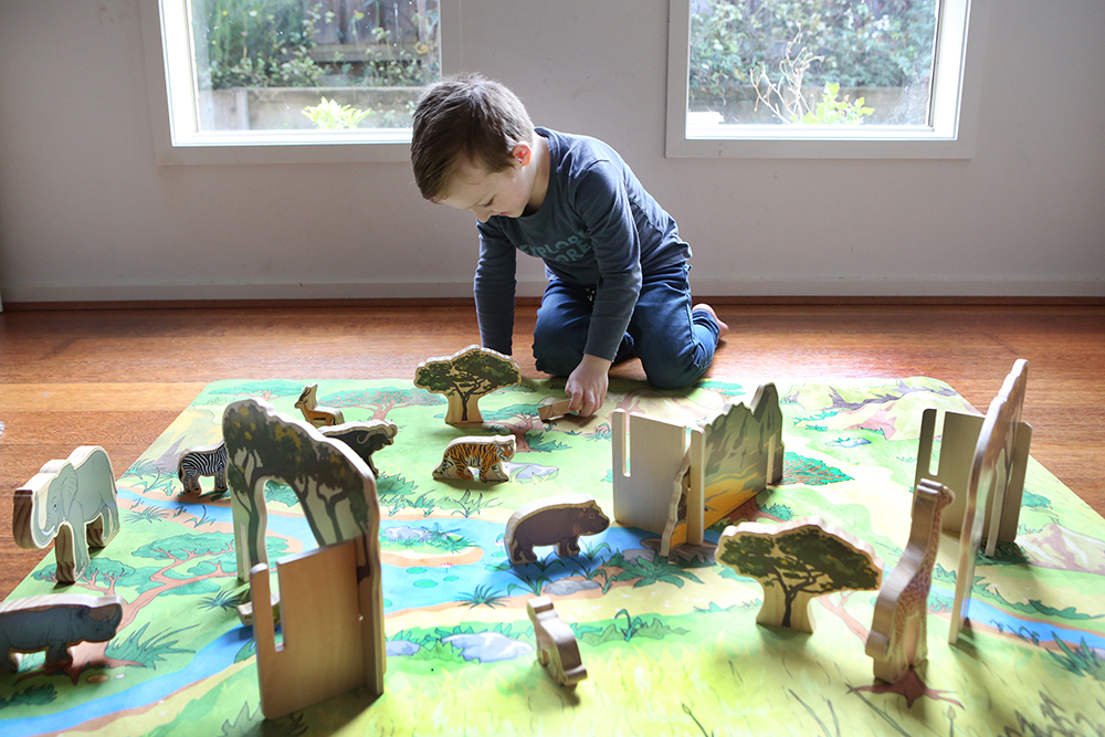 The Happy Architect Animals In The Wild - Set & Non Slip Play Mat