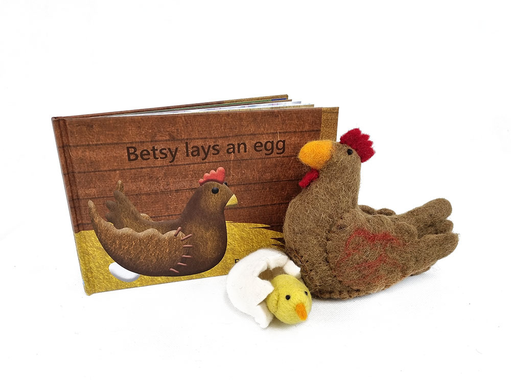 Papoose Book & Felt Toy - Betsy Lays An Egg
