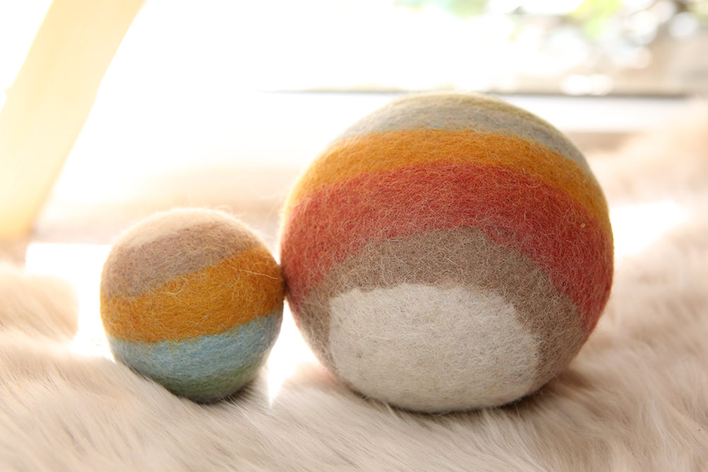 Papoose Earth Felt Rainbow Balls - 2pcs