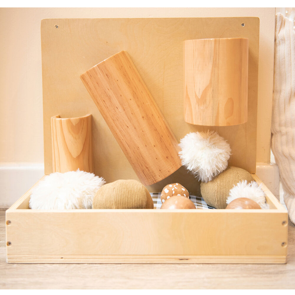 Wooden Posting Channel Wall with Spheres