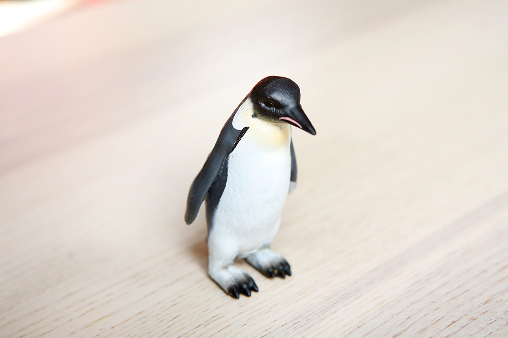 CollectA Polar Life Replica - Emperor Penguin 4 x 7cmH